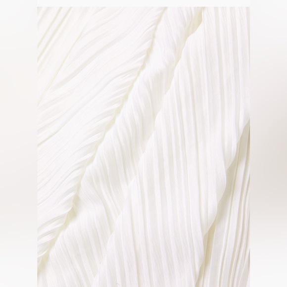 Akila Plissé Cut-Out Maxi Dress - Picture 6 of 6